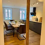 Good Wood Nest - Modernes Fachwerk Auf Zwei Etagen Am Marktplatz In Freudenstadt