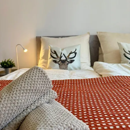 Good Wood Nest - Modernes Fachwerk Auf Zwei Etagen Am Marktplatz In Apartamento Freudenstadt